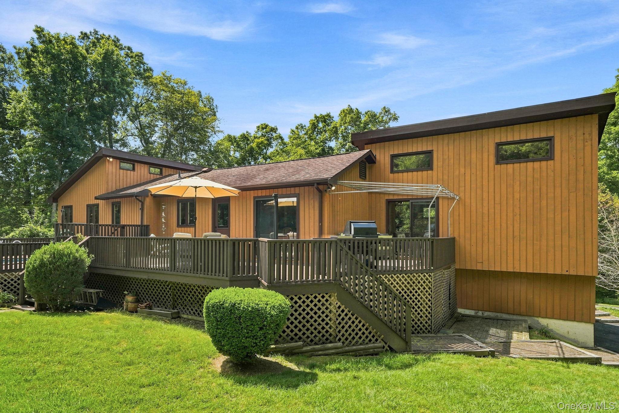 66 Maple Wood Drive Property Photo 4