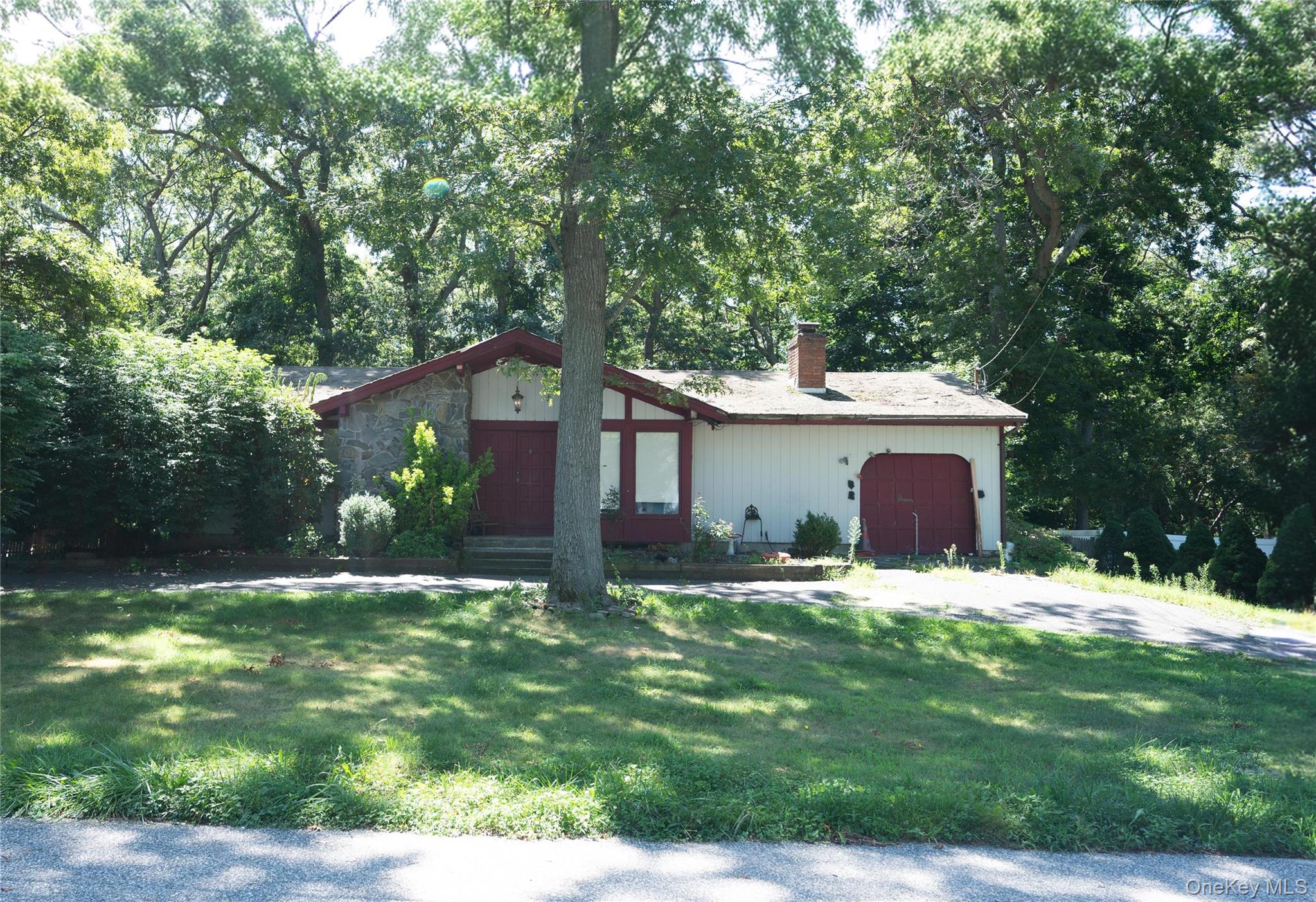 6 Loretta Court Property Photo 2