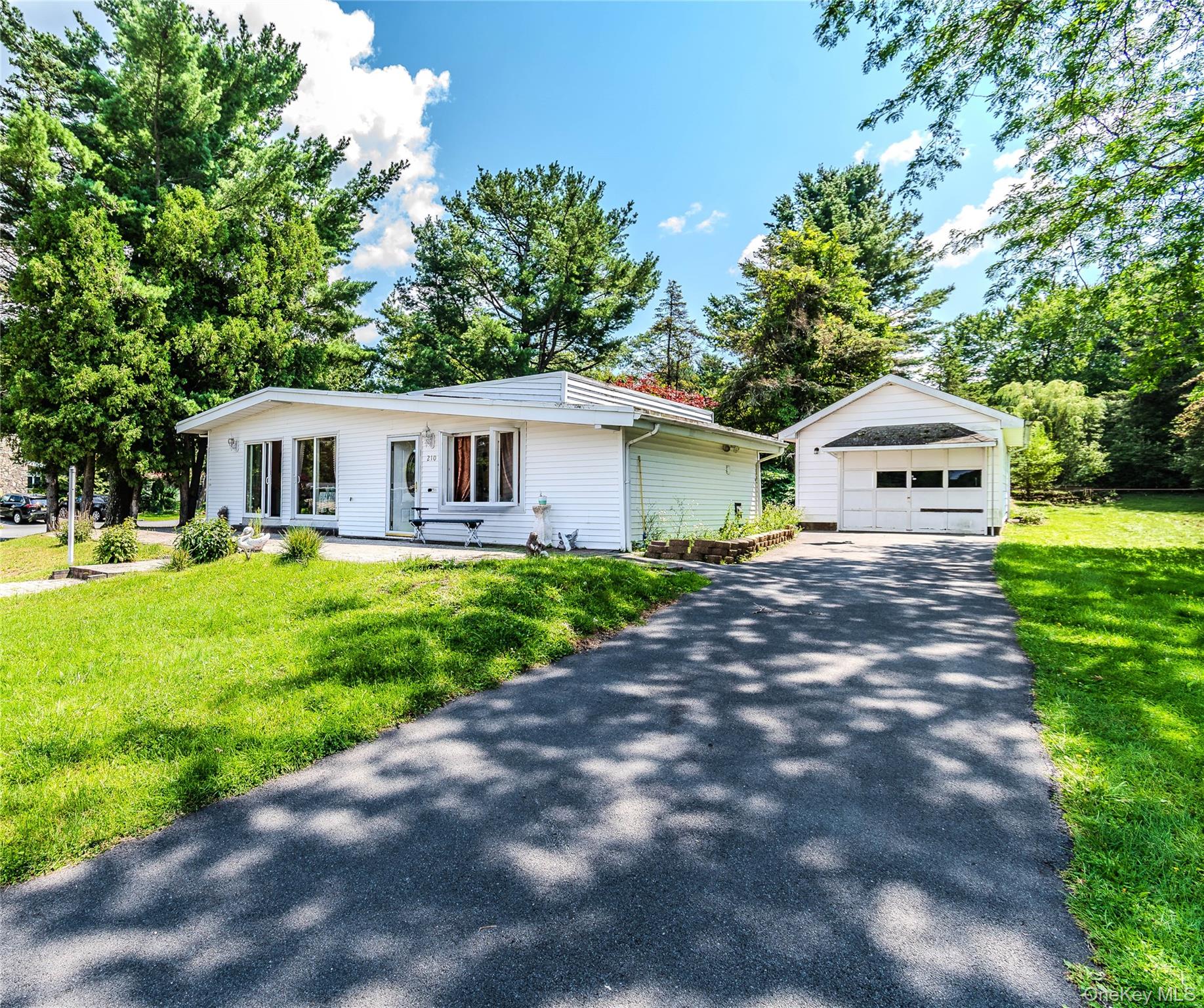 210 Lake Shore Drive Property Photo 3