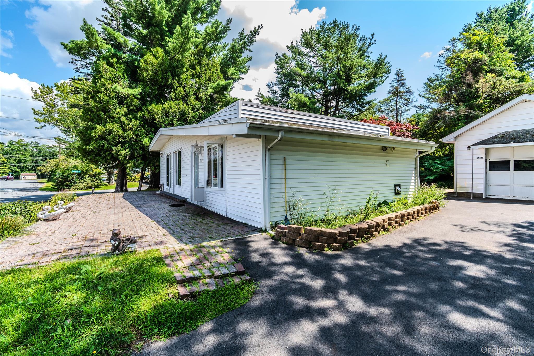 210 Lake Shore Drive Property Photo 5