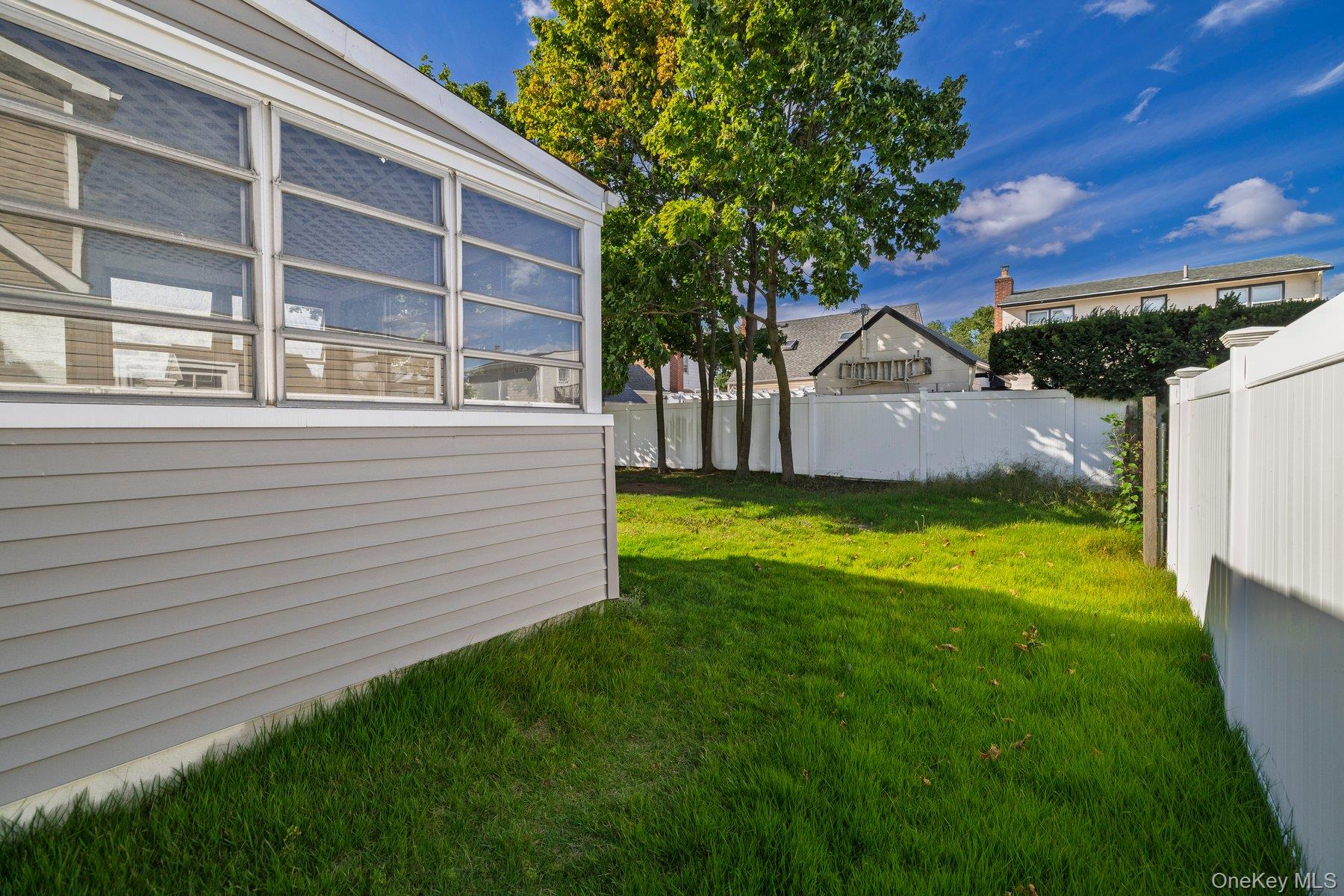 837 Edward Street Property Photo 4