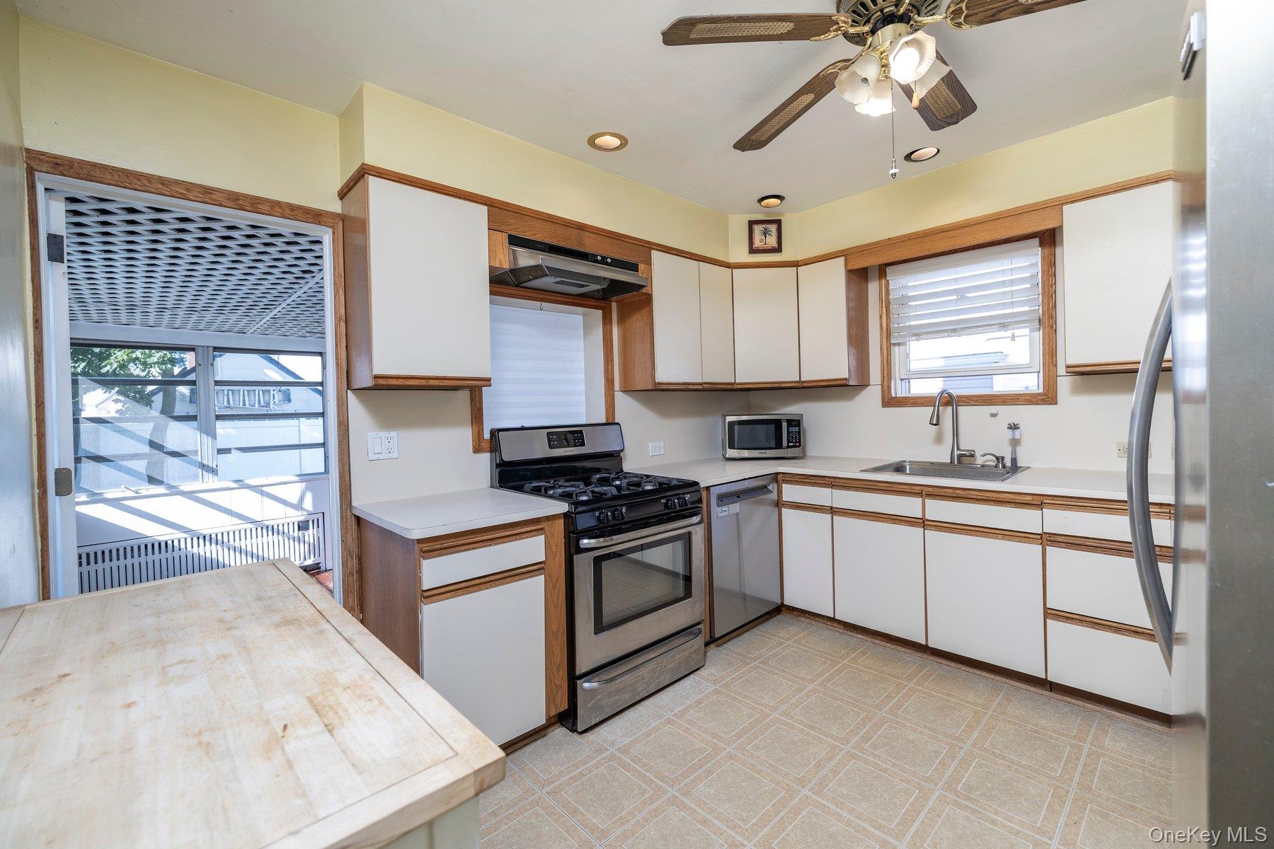 837 Edward Street Property Photo 20