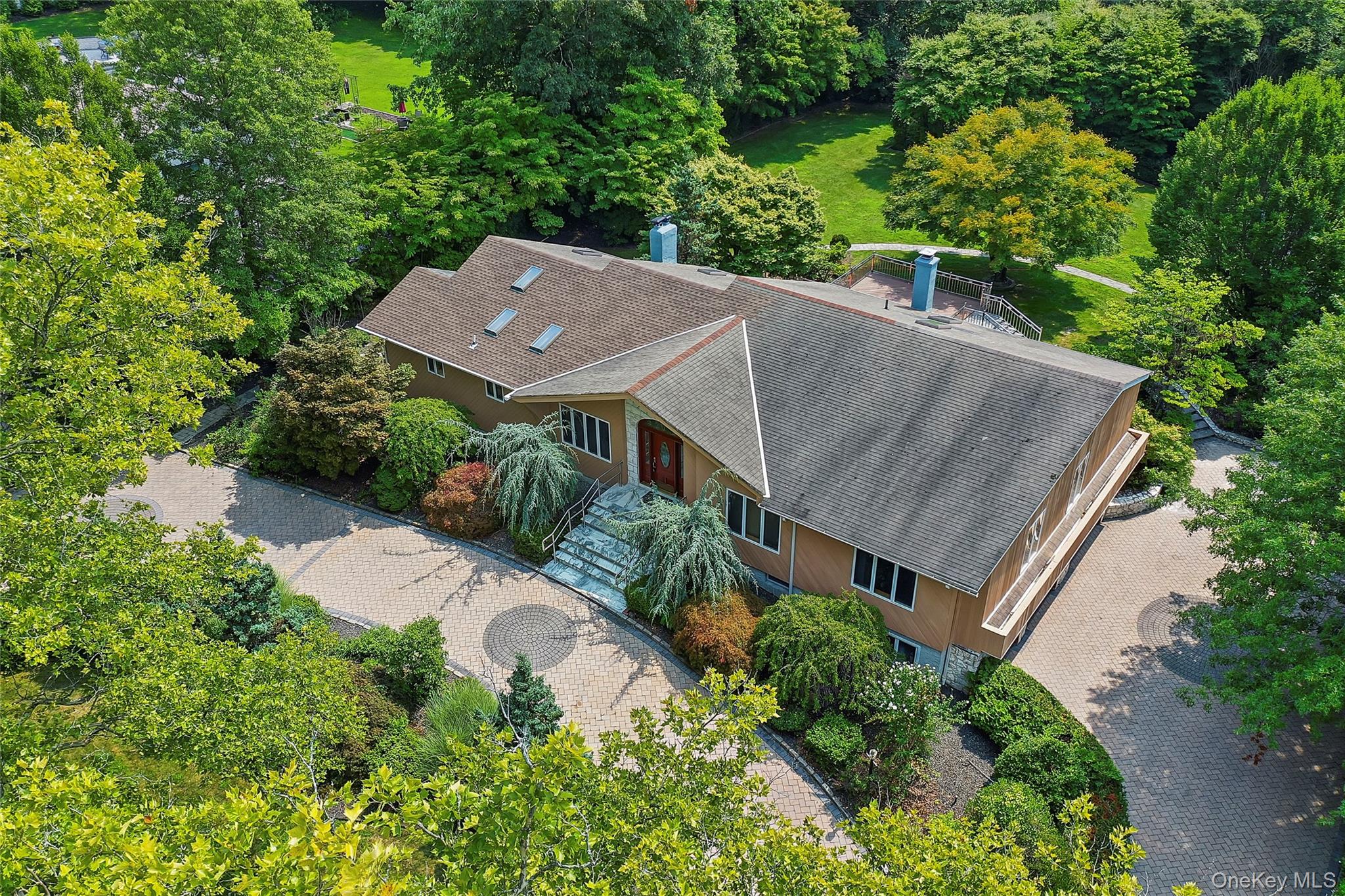 22 Penn Drive Property Photo 3