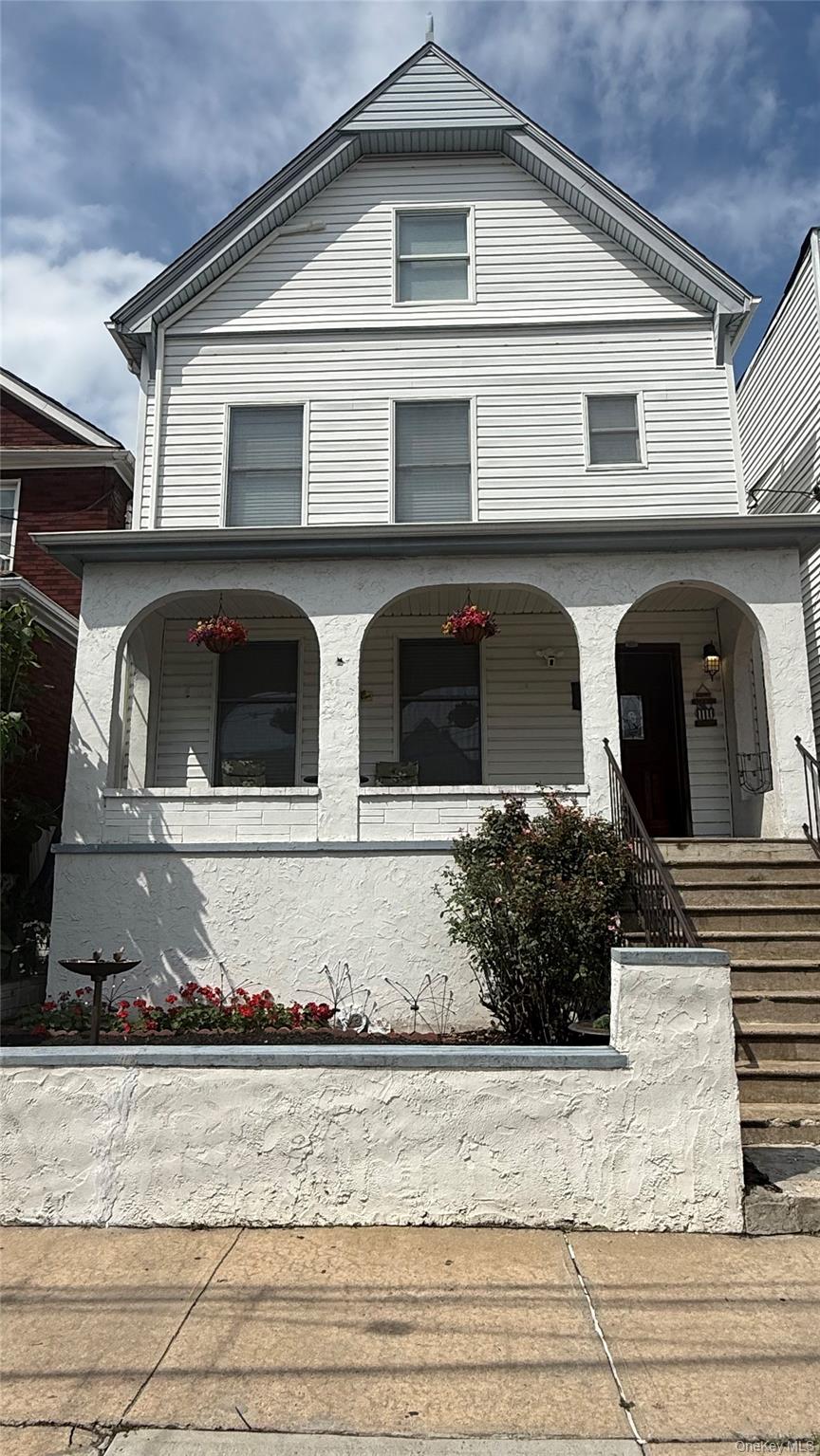 1521 Hone Avenue Property Photo 2