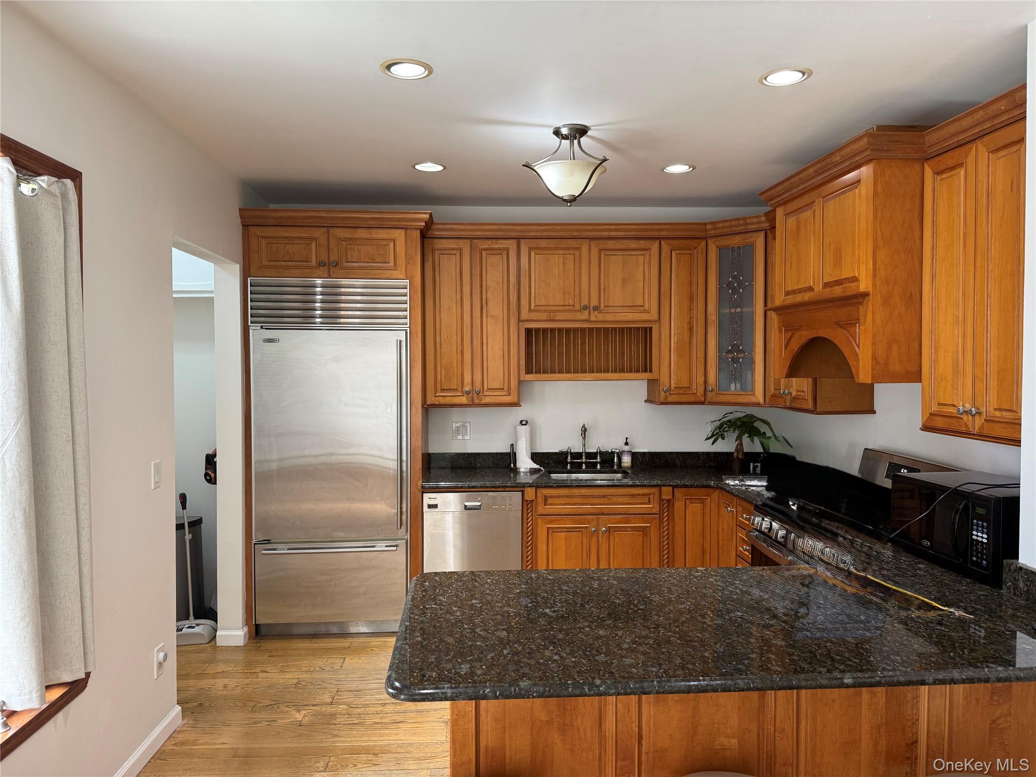 1521 Hone Avenue Property Photo 9