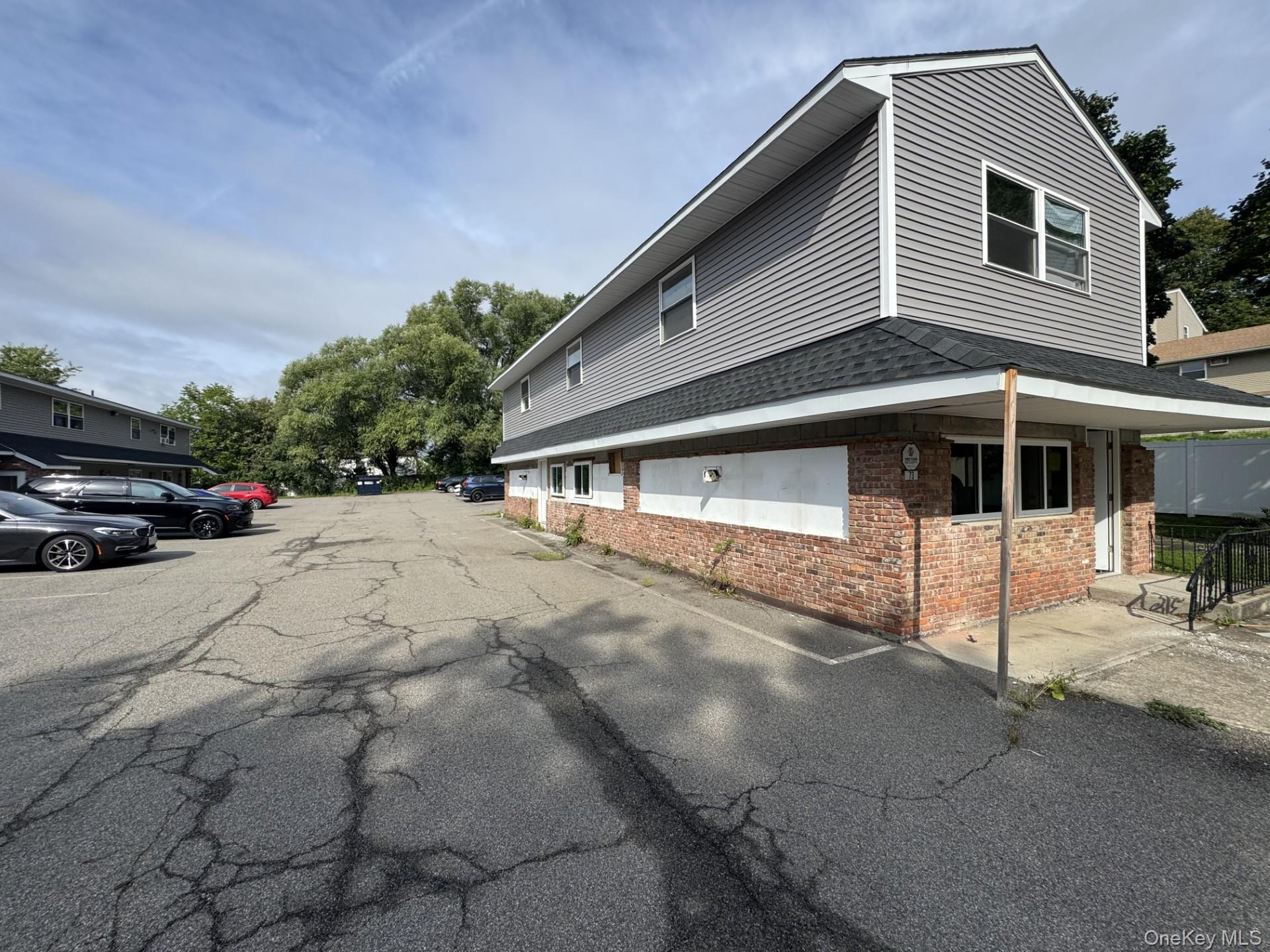 75 South Avenue Property Photo 1