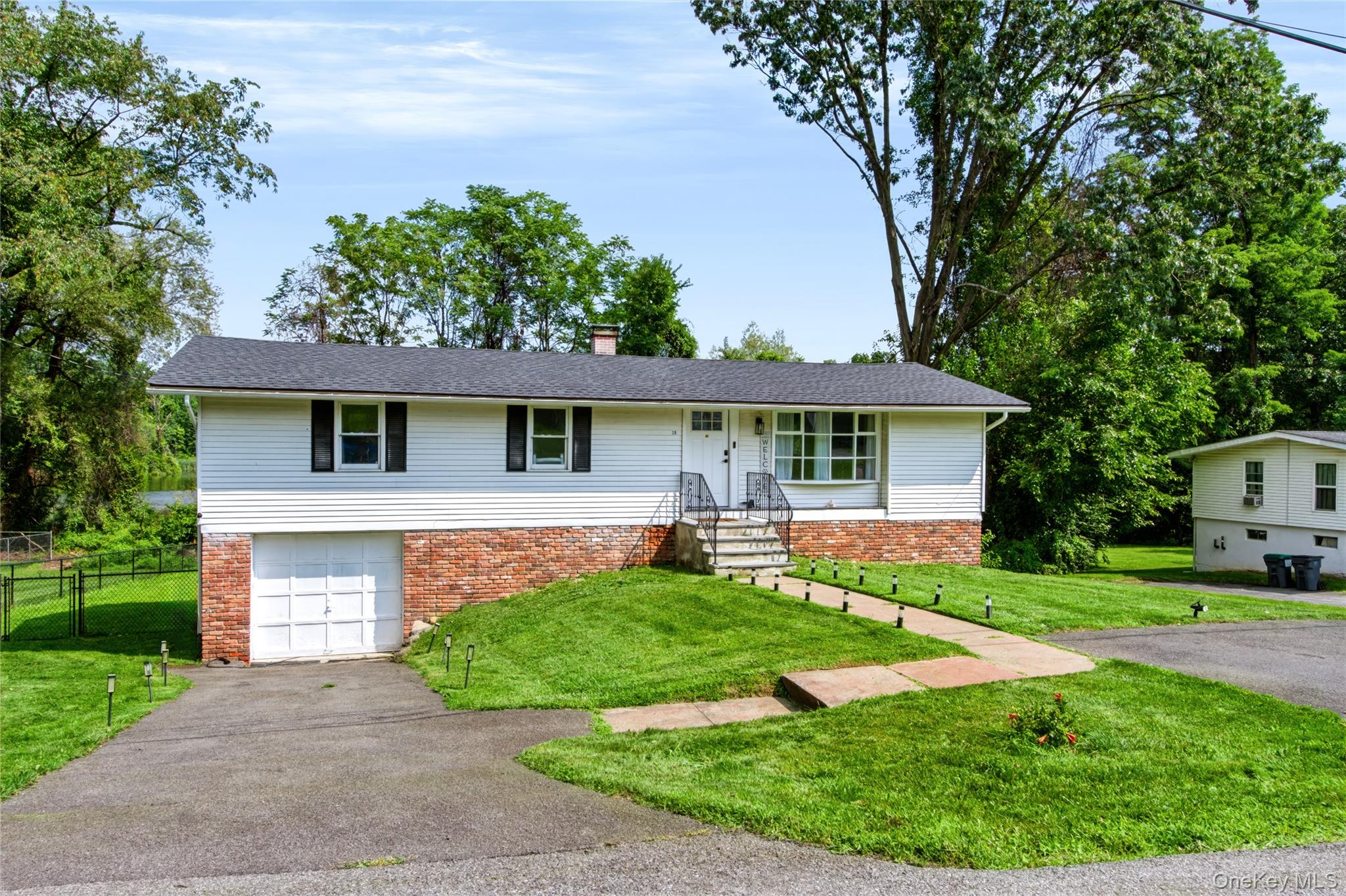 20 Seneca Lane Property Photo 1