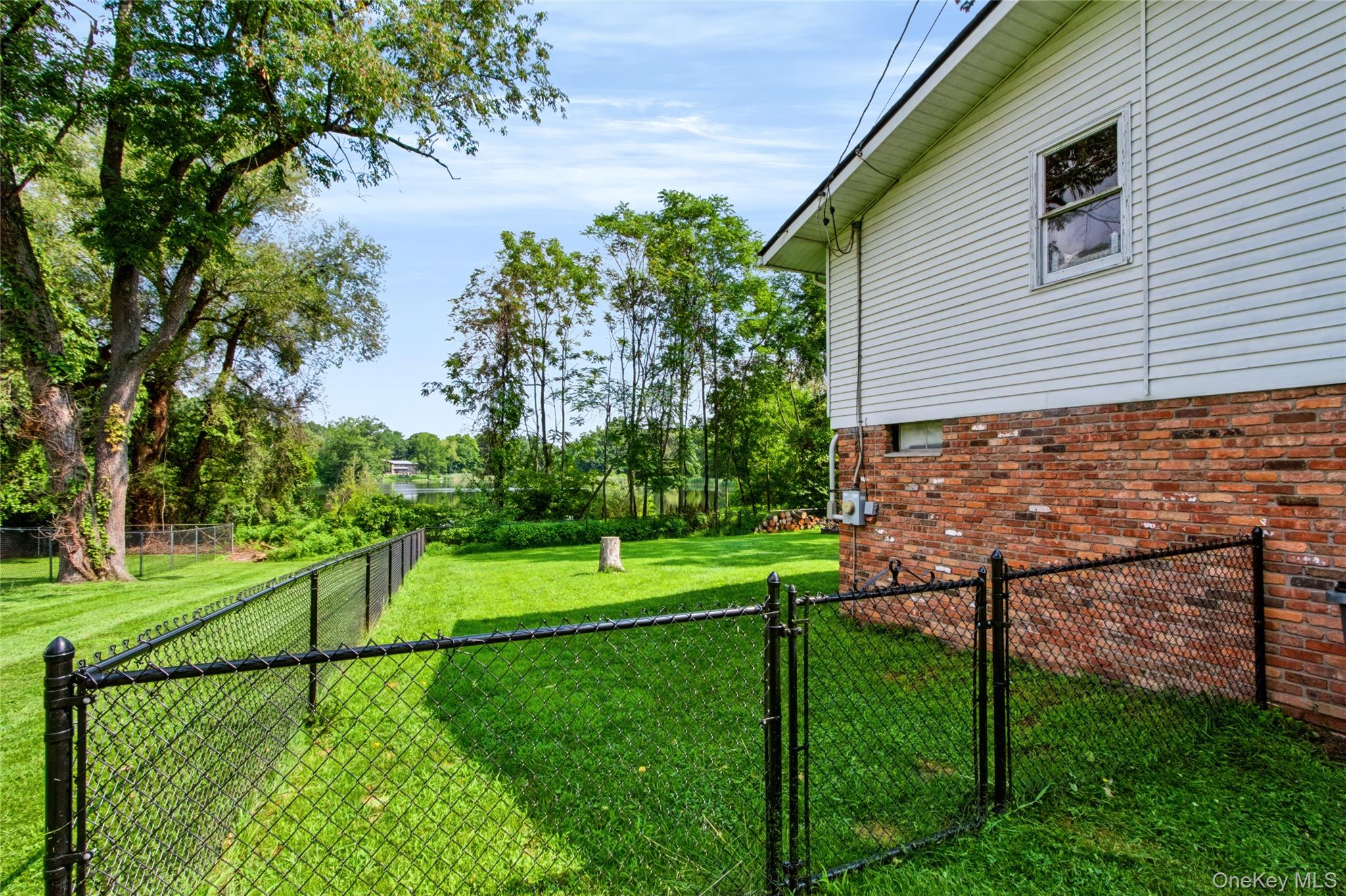20 Seneca Lane Property Photo 6