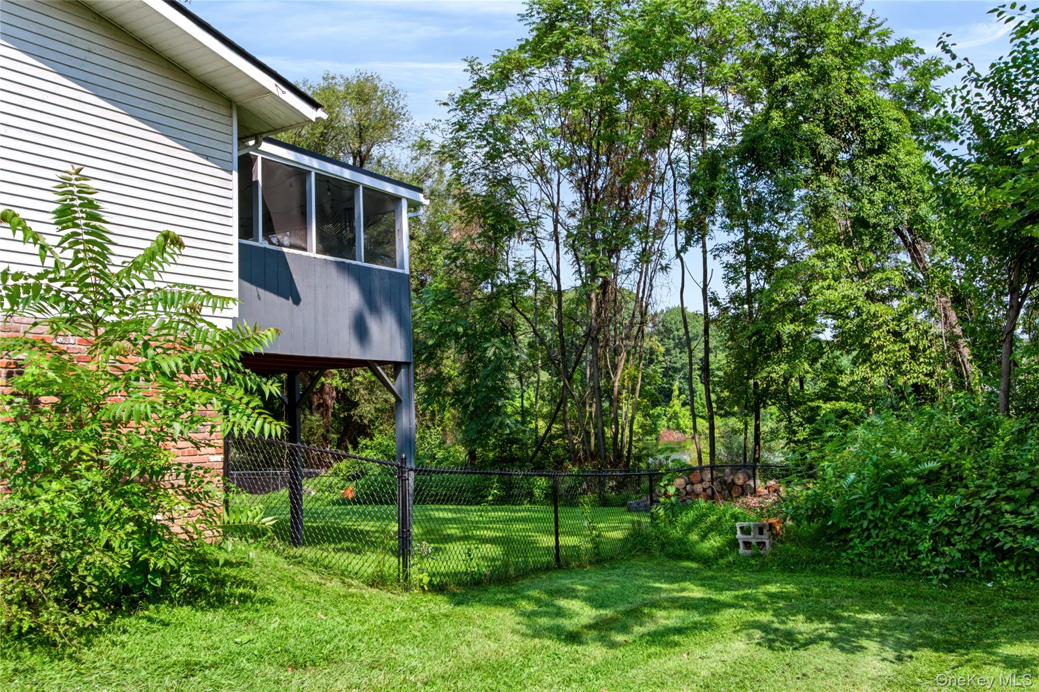 20 Seneca Lane Property Photo 8