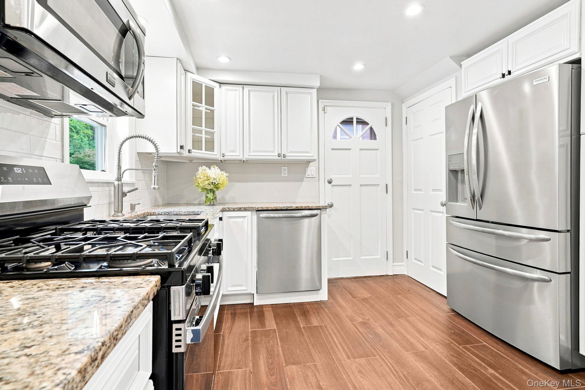 25 Greenvale Circle Property Photo 8