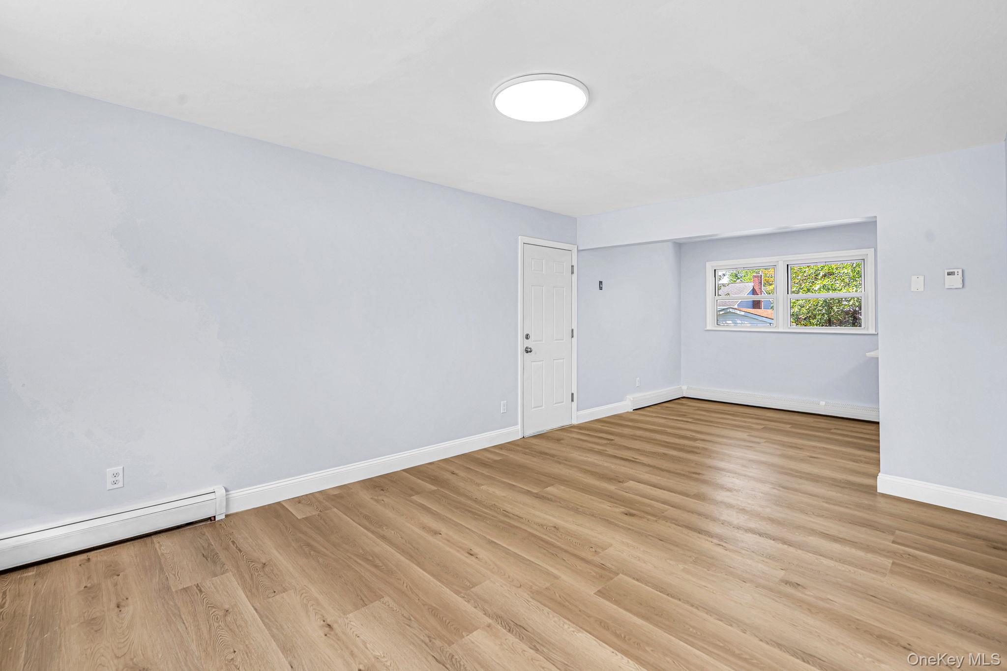 556 S Bayview Avenue Property Photo 12