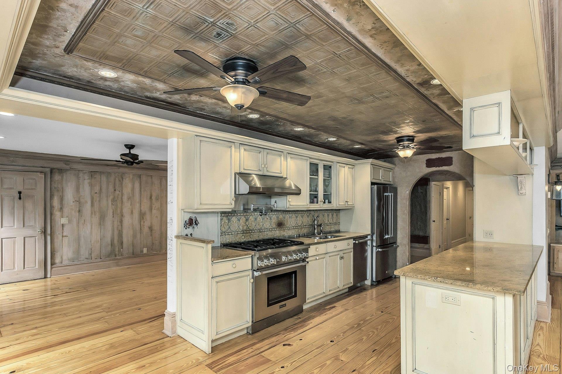 189 Lodge Avenue Property Photo 4