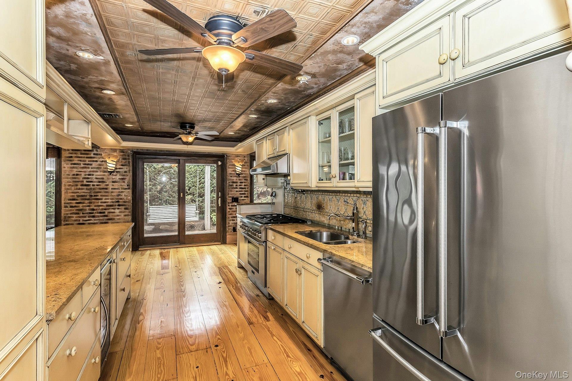 189 Lodge Avenue Property Photo 6