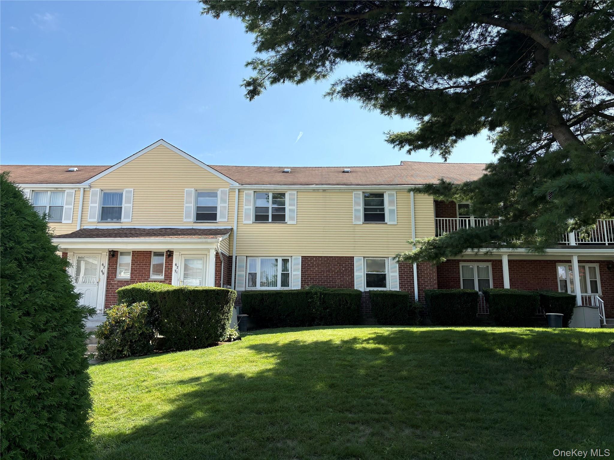 67-71 Cloverdale Lane 148 Property Photo 2