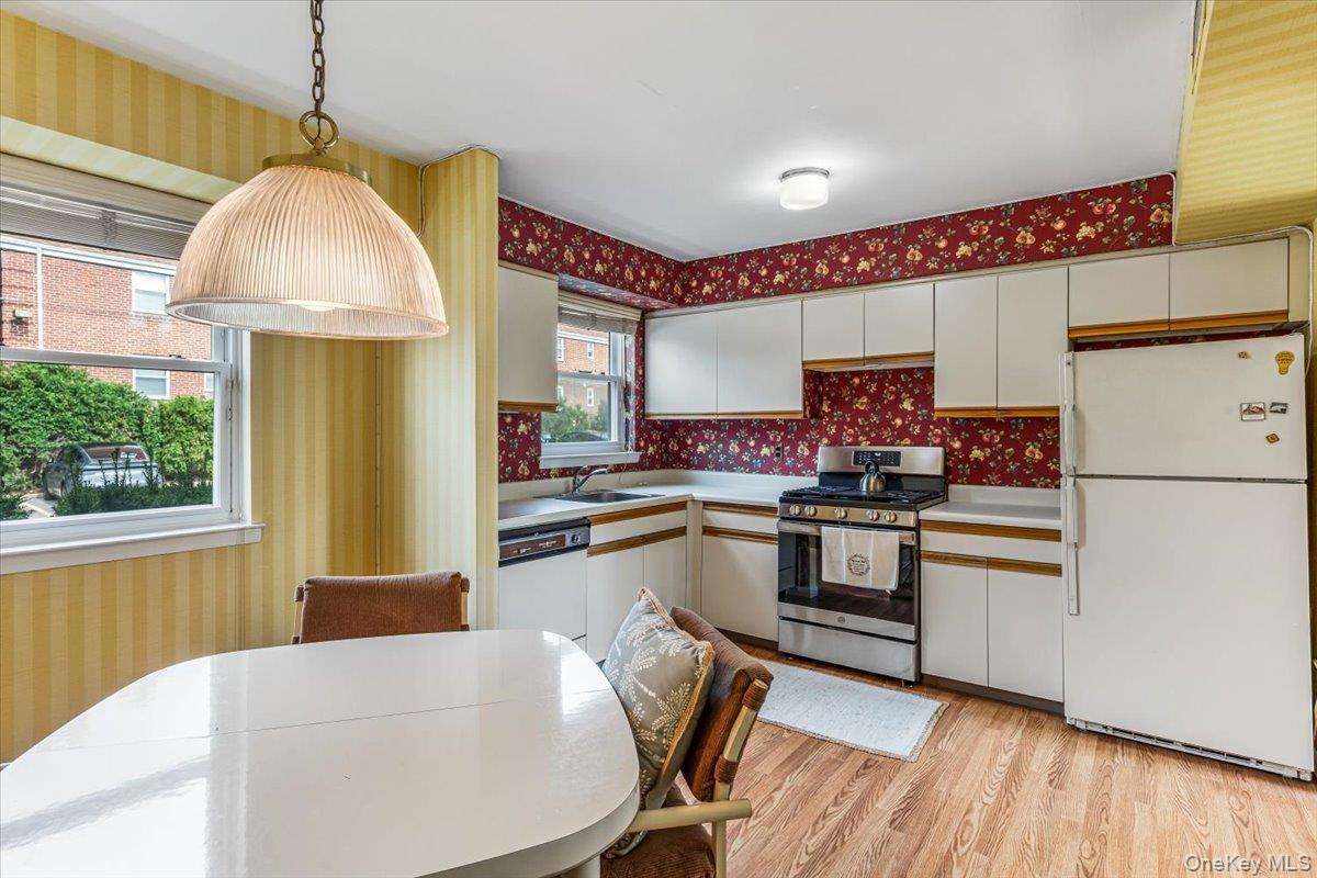 67-71 Cloverdale Lane 148 Property Photo 9