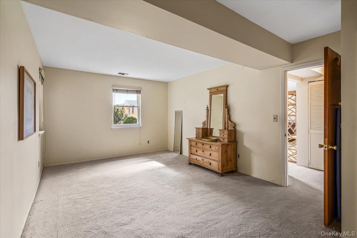 67-71 Cloverdale Lane 148 Property Photo 11