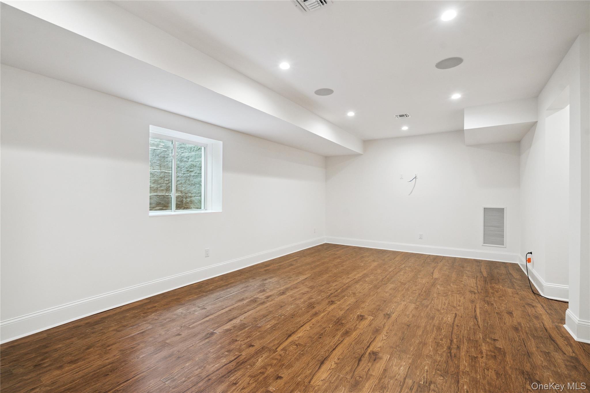 44 Plainview Road Property Photo 43