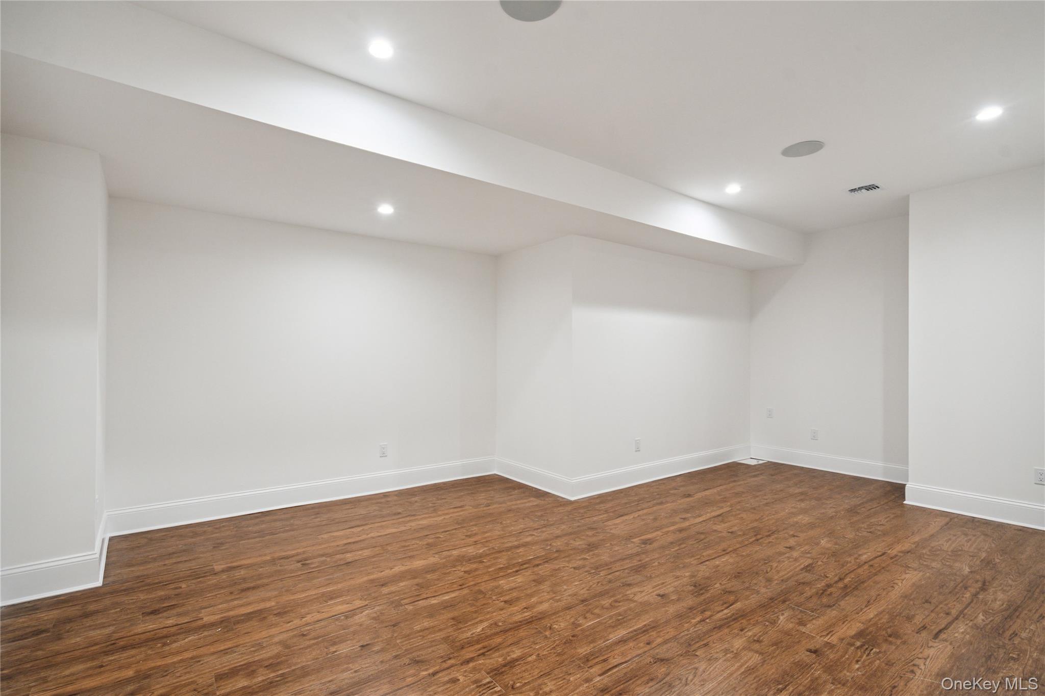44 Plainview Road Property Photo 45