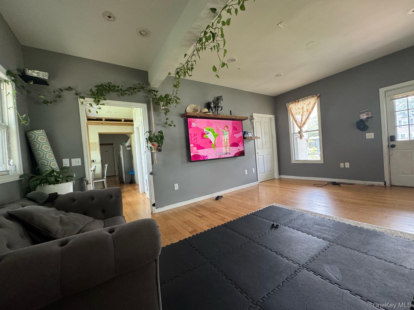 172 N Ocean Avenue Property Photo 4