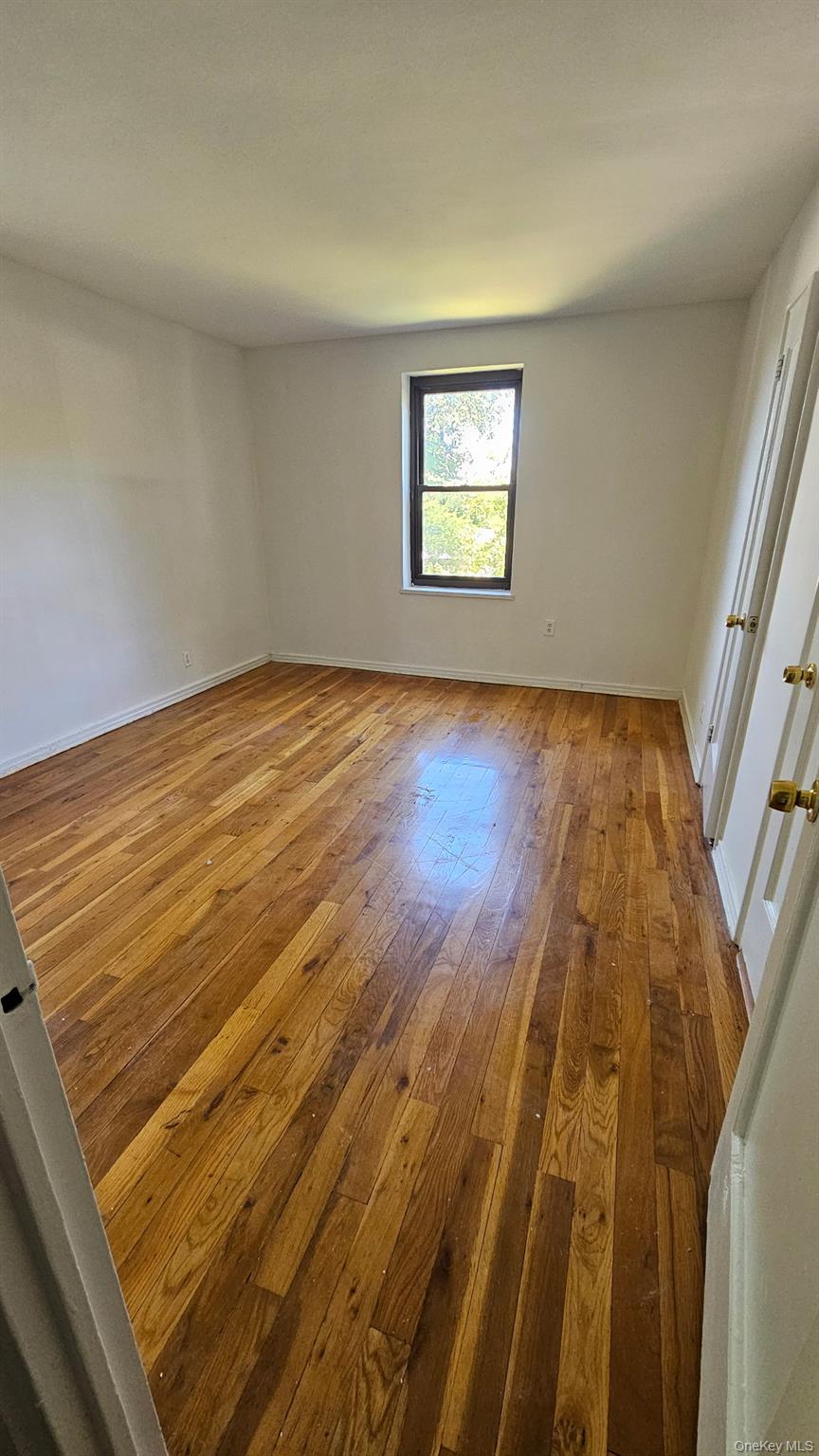 21 Schenck Avenue 2ac Property Photo 4
