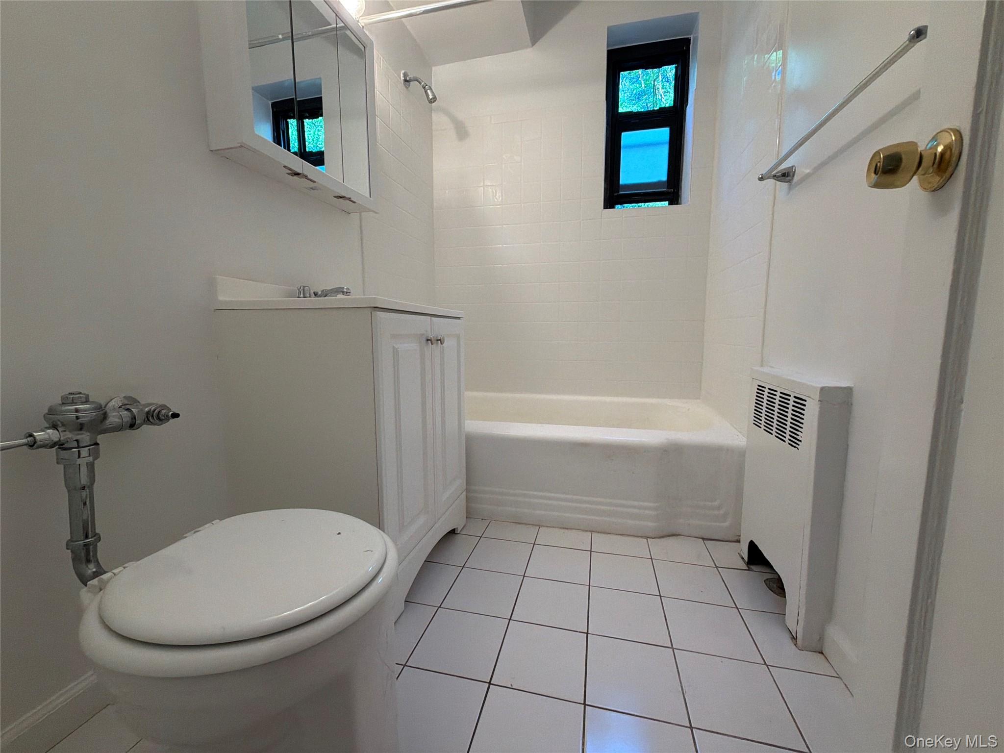 21 Schenck Avenue 2ac Property Photo 8