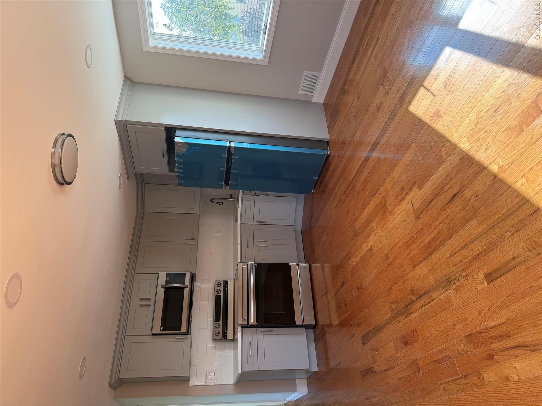 245 Stone Street Property Photo 6