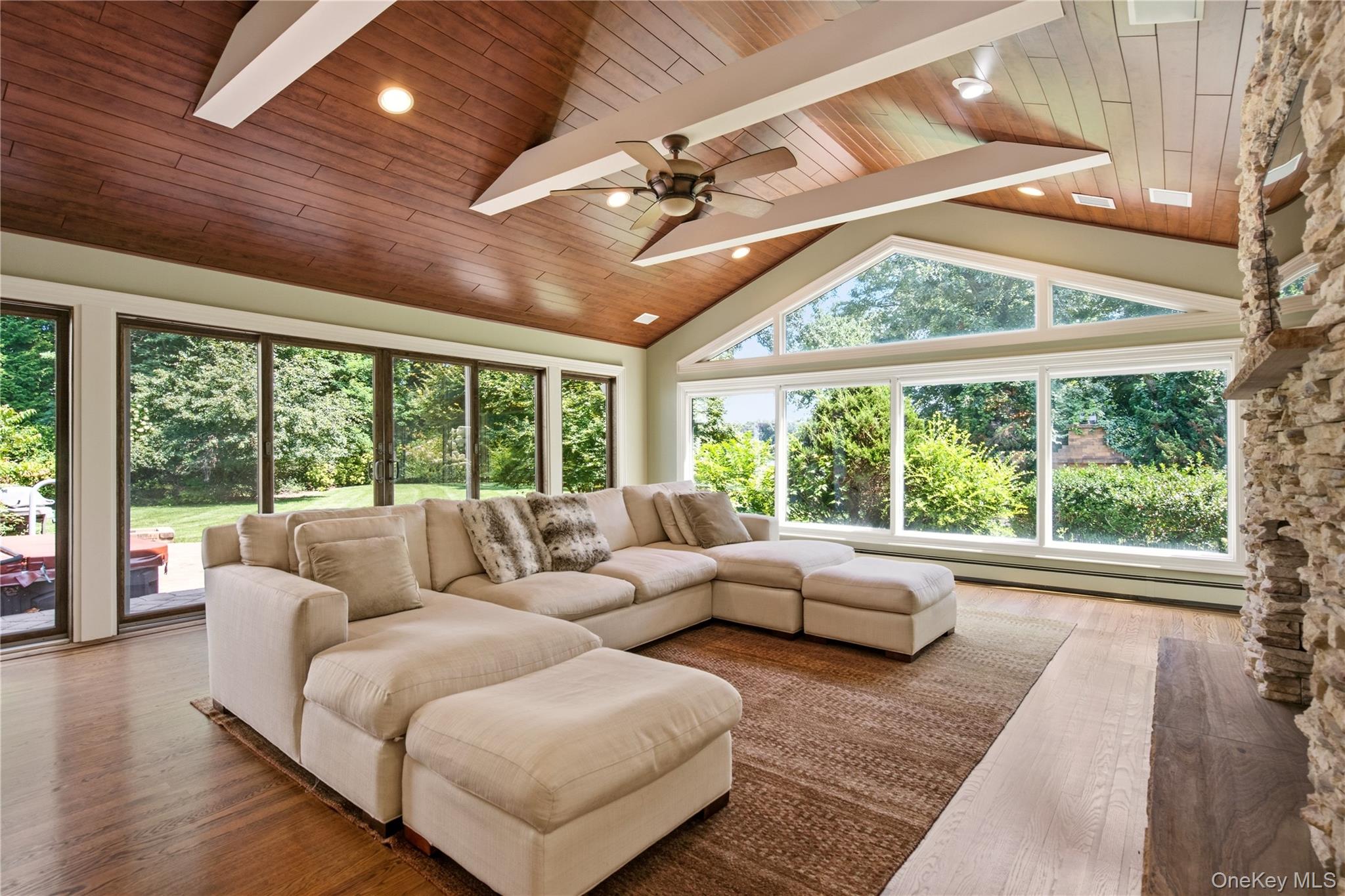 6 Lighthouse Point Property Photo 9