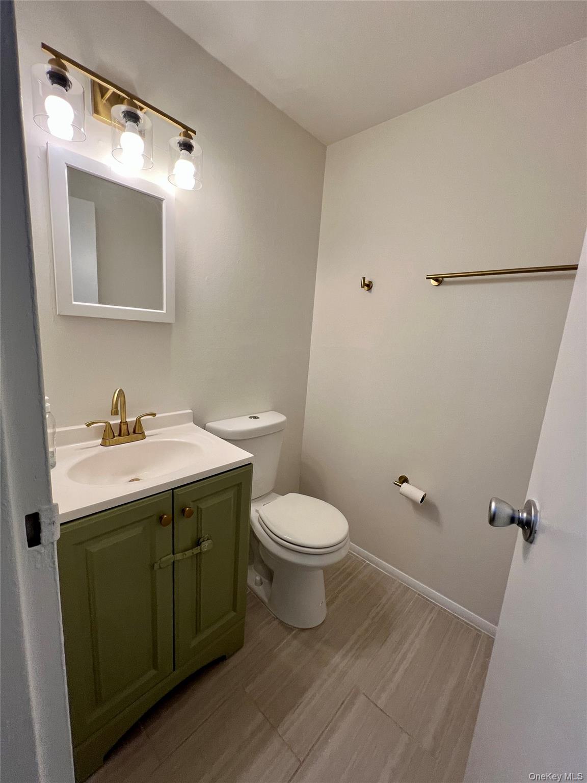 3 Hook Road 15a Property Photo 17