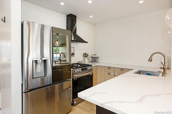 269 N Suffolk Avenue Property Photo 11