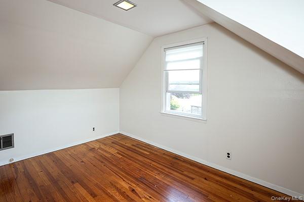 269 N Suffolk Avenue Property Photo 22