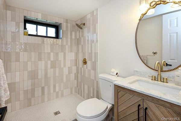 269 N Suffolk Avenue Property Photo 27