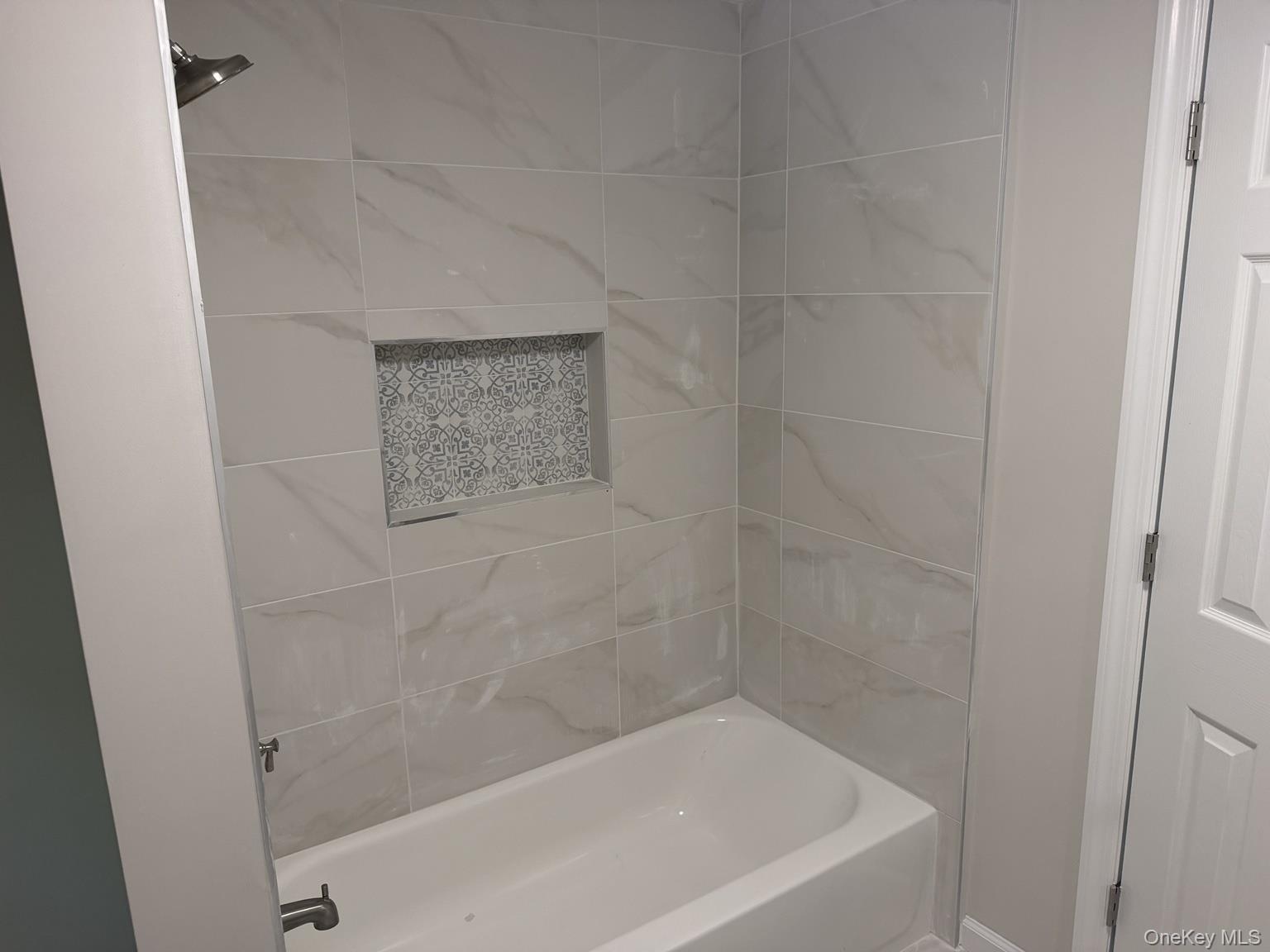 926 Hawkins Avenue Property Photo 5