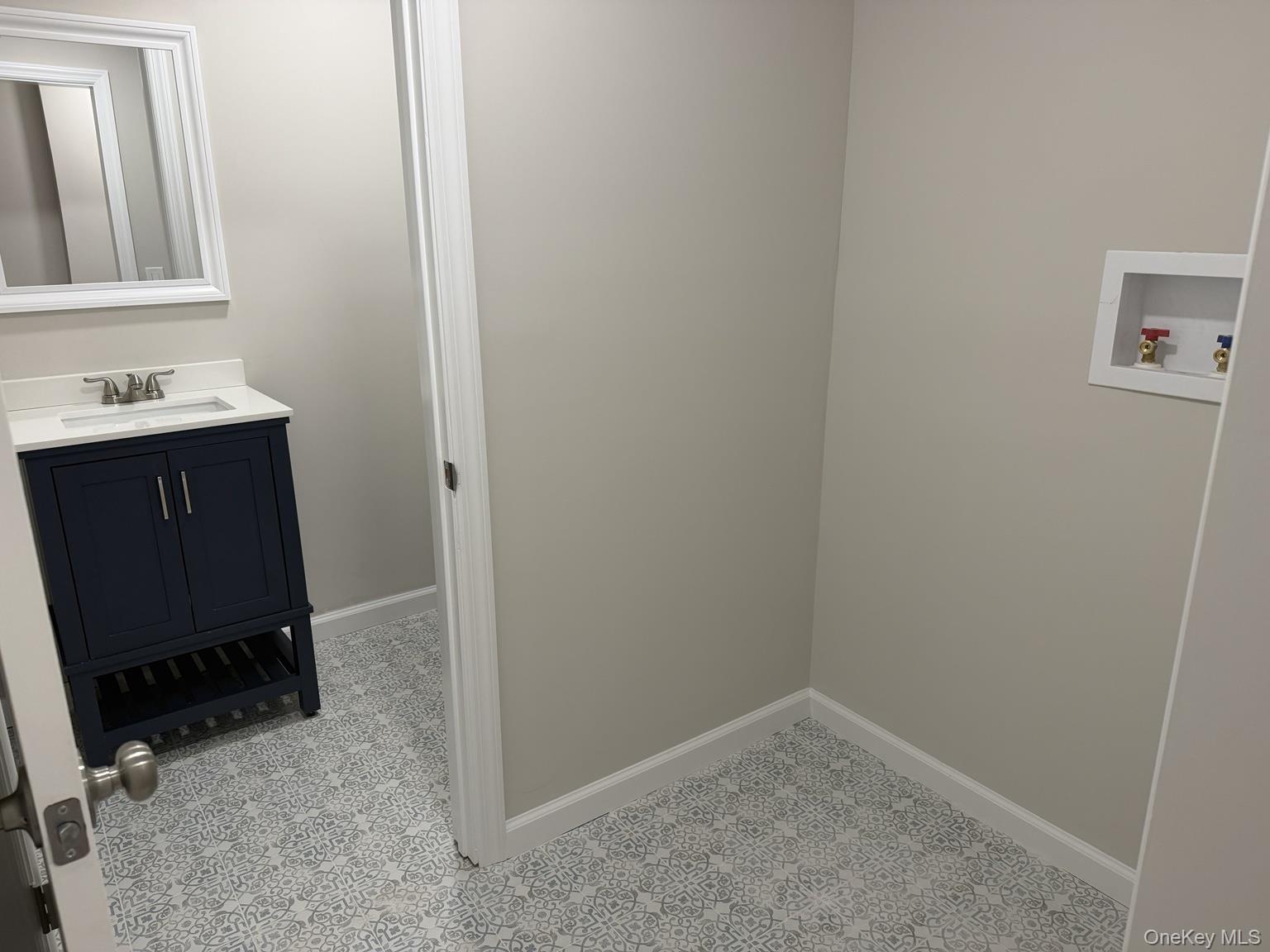 926 Hawkins Avenue Property Photo 8
