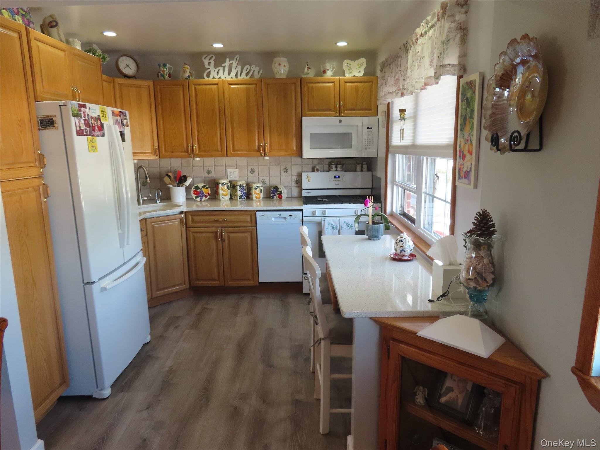 463 Mariners Way Property Photo 4