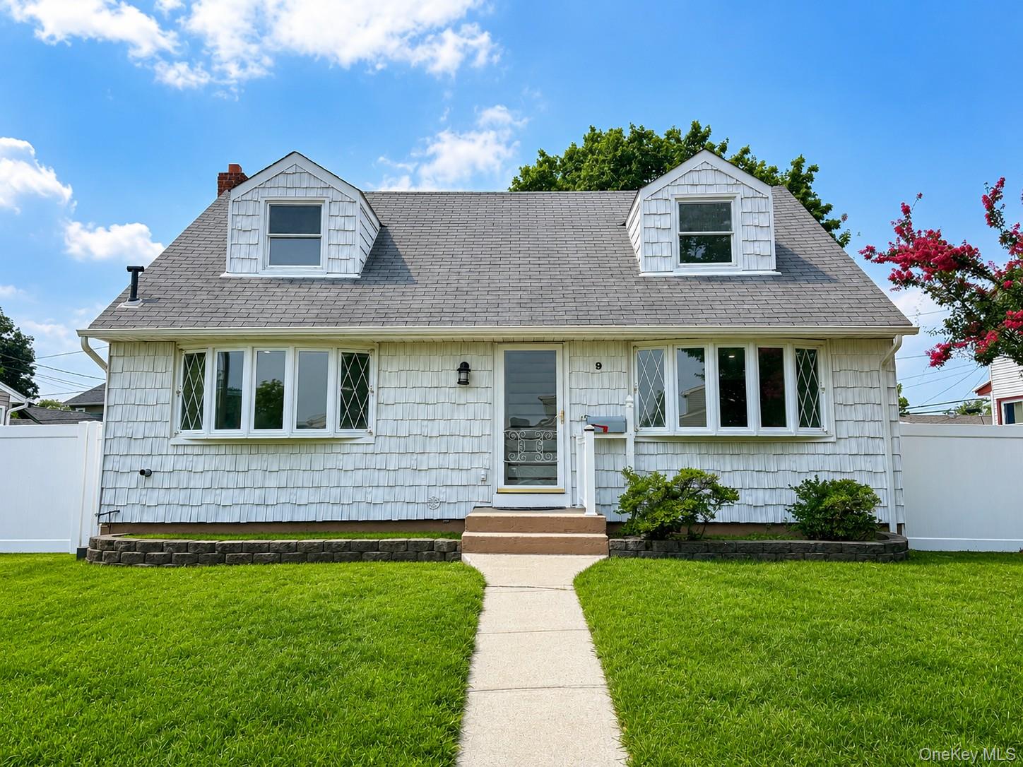 9 Stanford Lane Property Photo 1