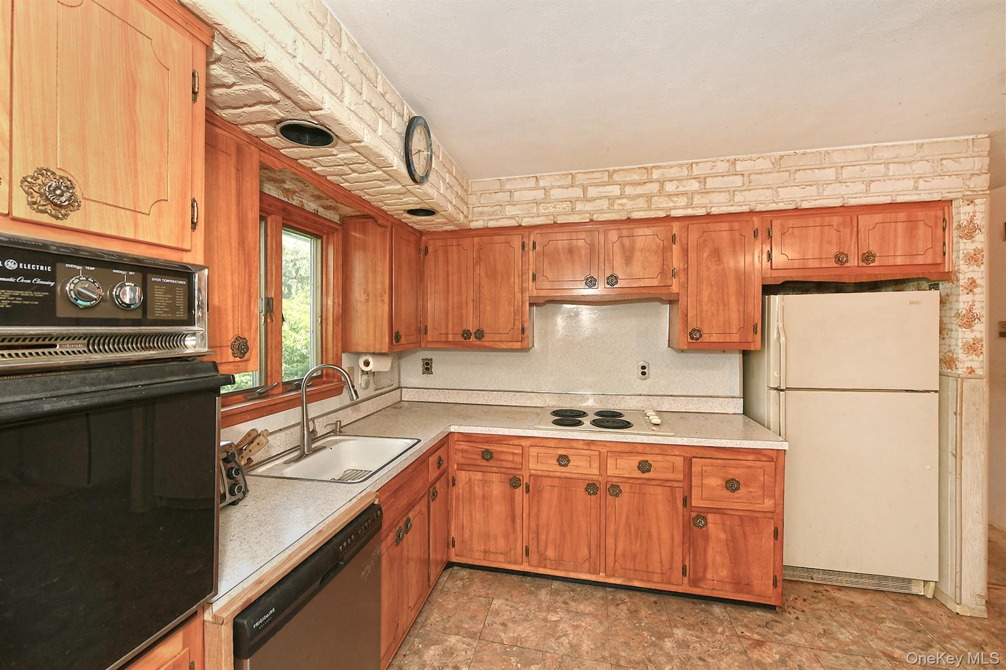 1699 Meadowbrook Road Property Photo 9
