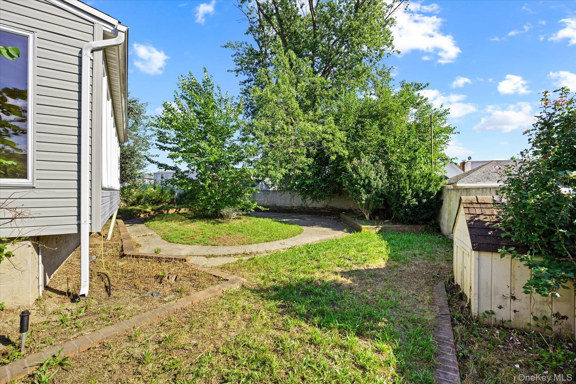251 Perkins Avenue Property Photo 5
