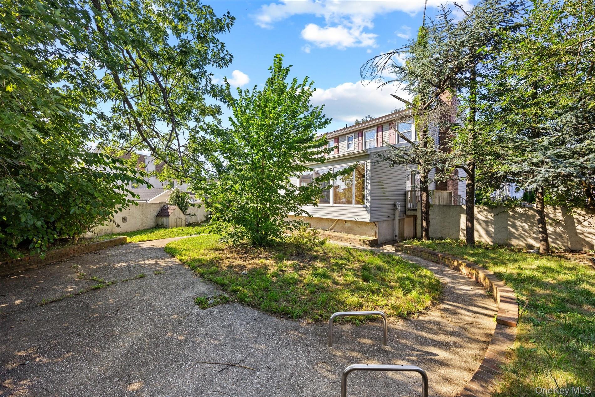 251 Perkins Avenue Property Photo 6