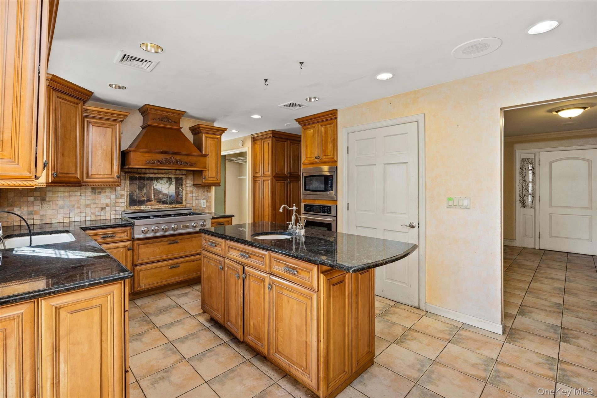 251 Perkins Avenue Property Photo 15