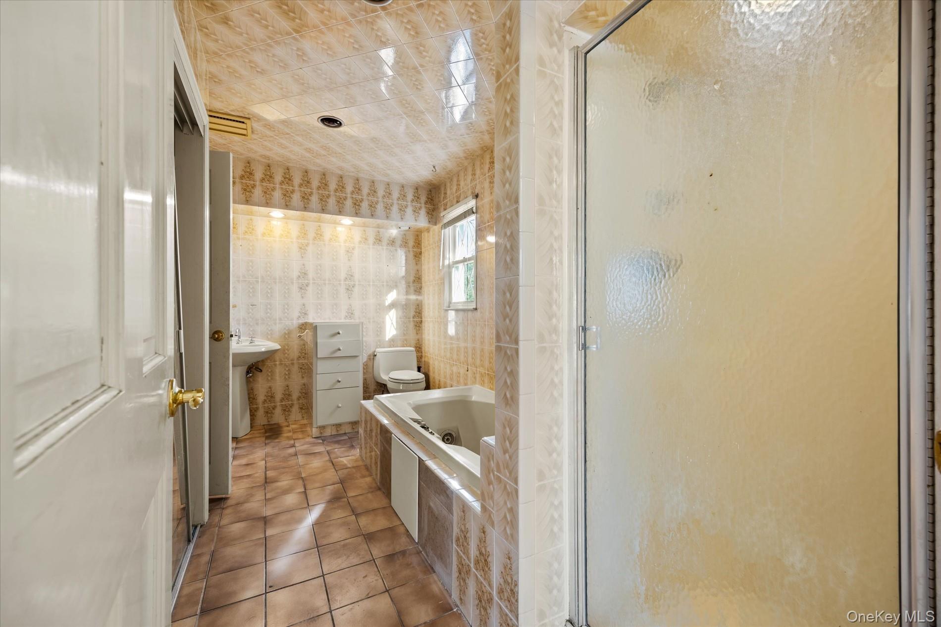 251 Perkins Avenue Property Photo 27