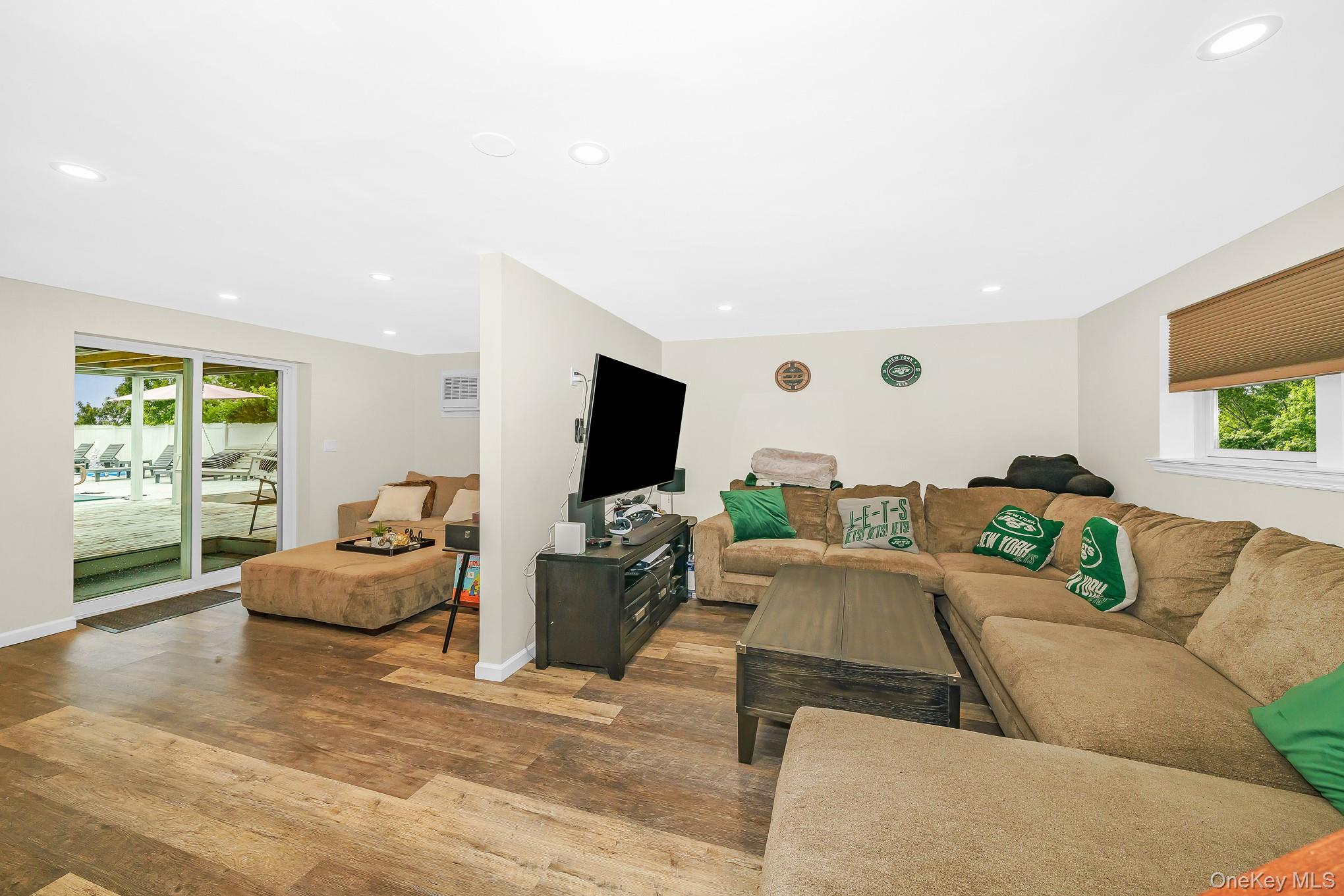 341 Avenue B Property Photo 29