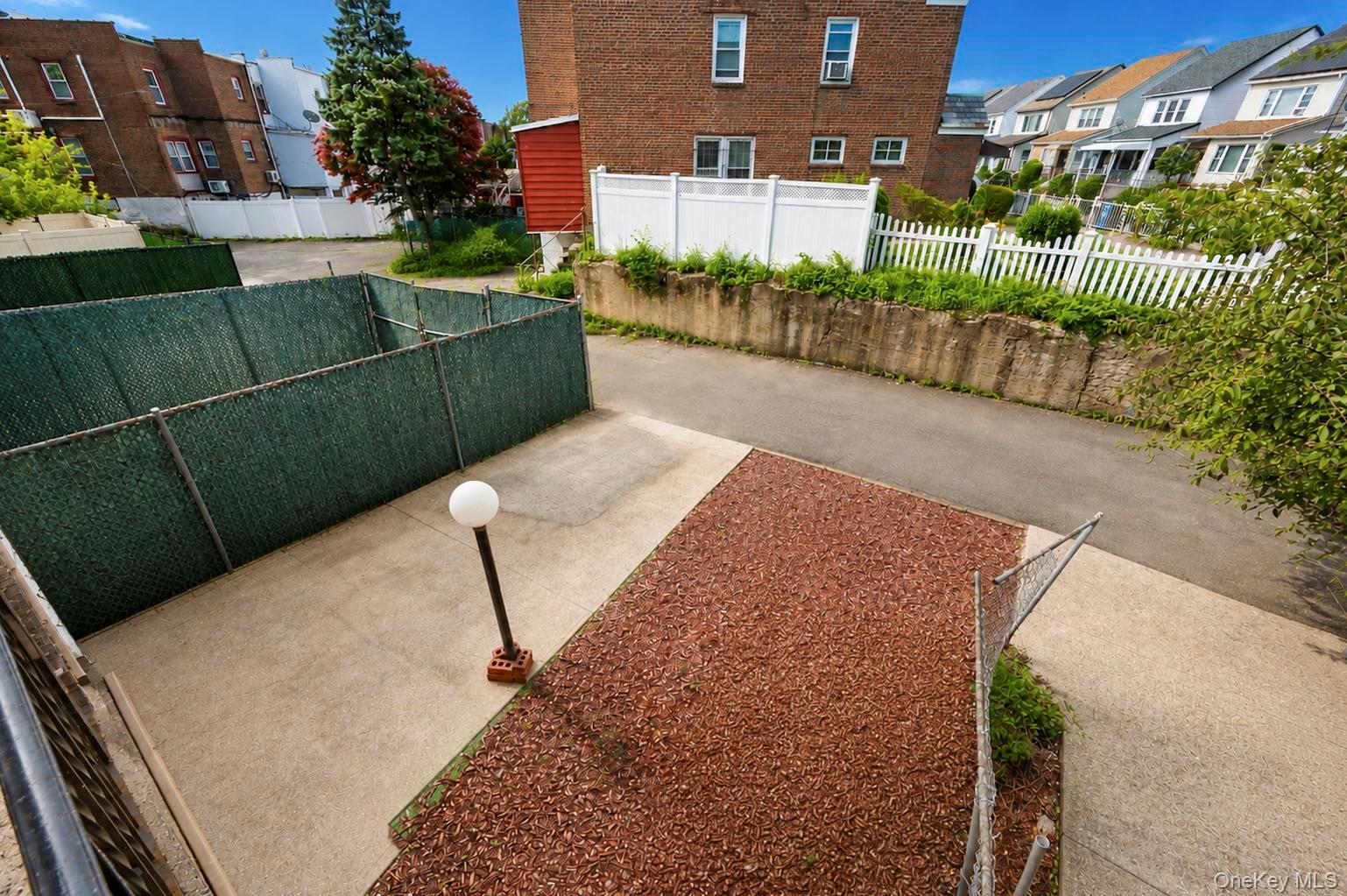 12028 178th Street Property Photo 6