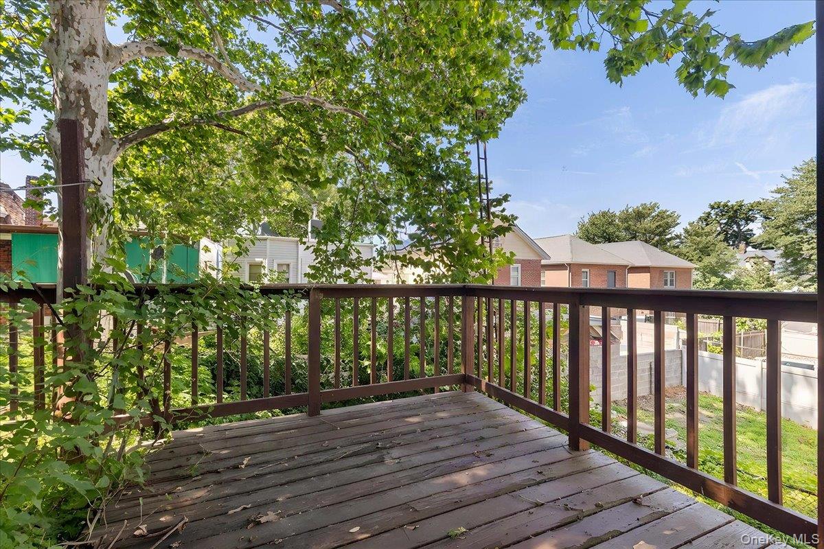 3713 Willett Avenue Property Photo 8