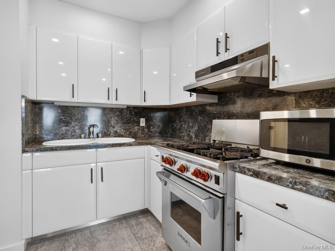 25-47 71st Street Property Photo 8