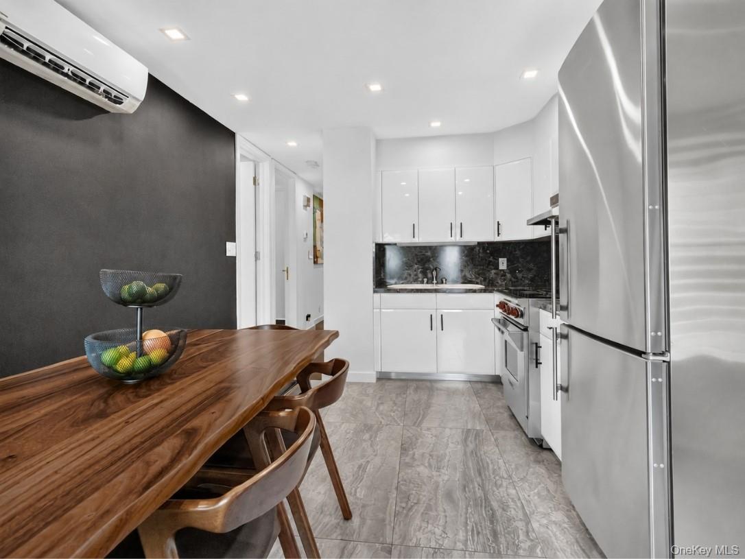 25-47 71st Street Property Photo 9