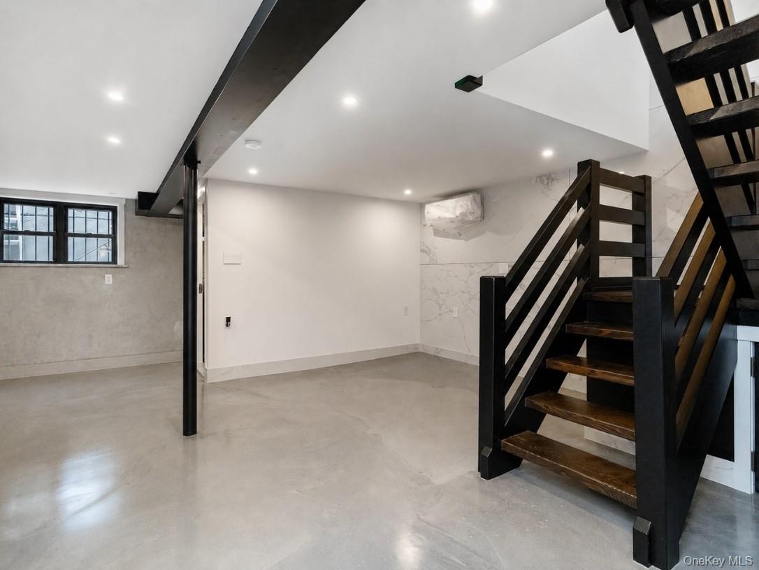 25-47 71st Street Property Photo 17