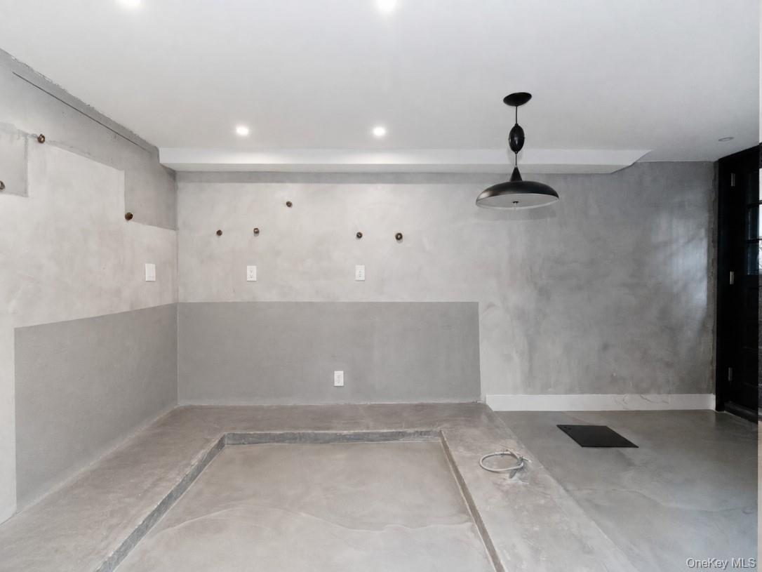 25-47 71st Street Property Photo 19