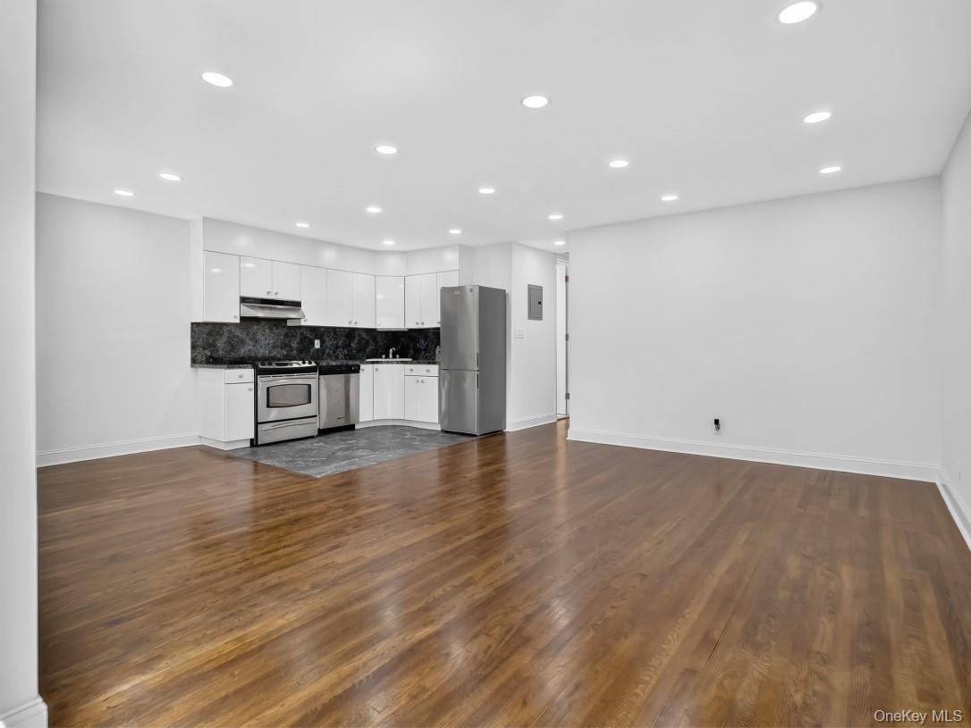 25-47 71st Street Property Photo 31