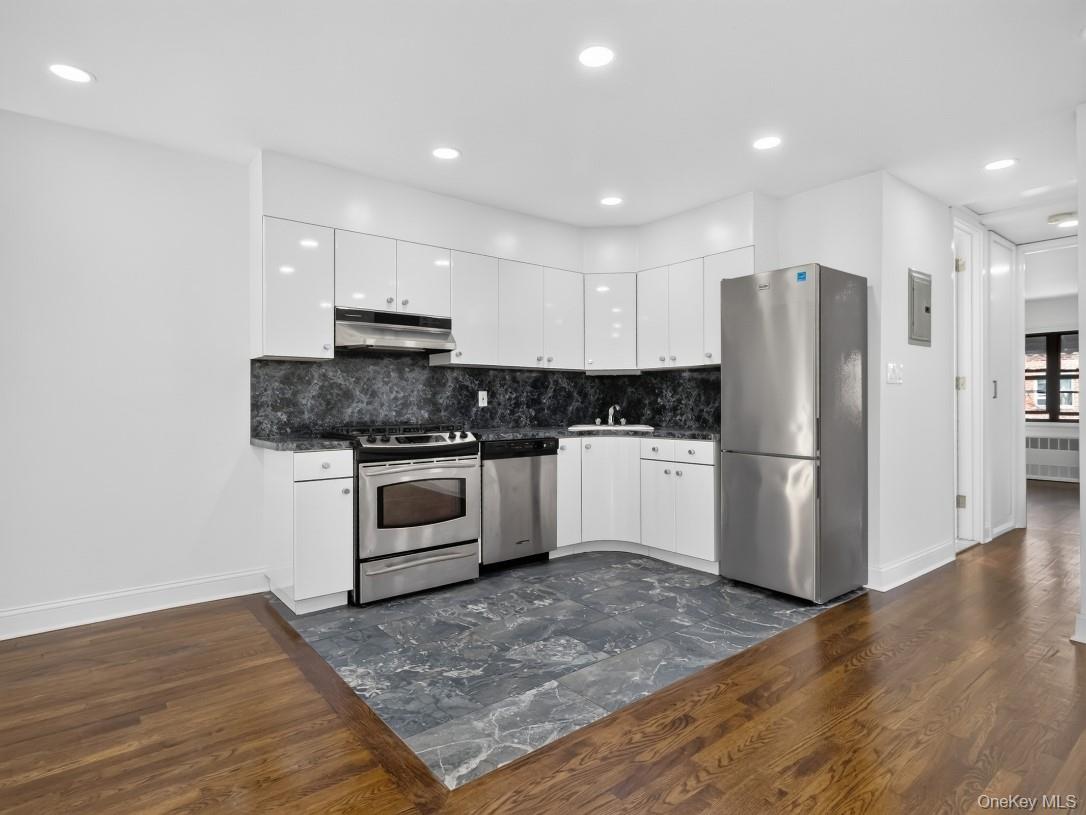 25-47 71st Street Property Photo 33