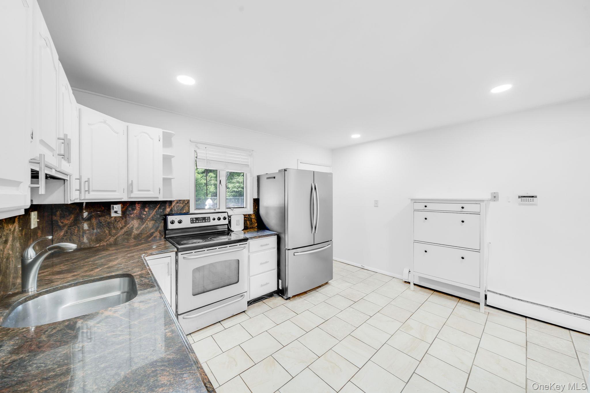 201 Acre Lane Property Photo 2